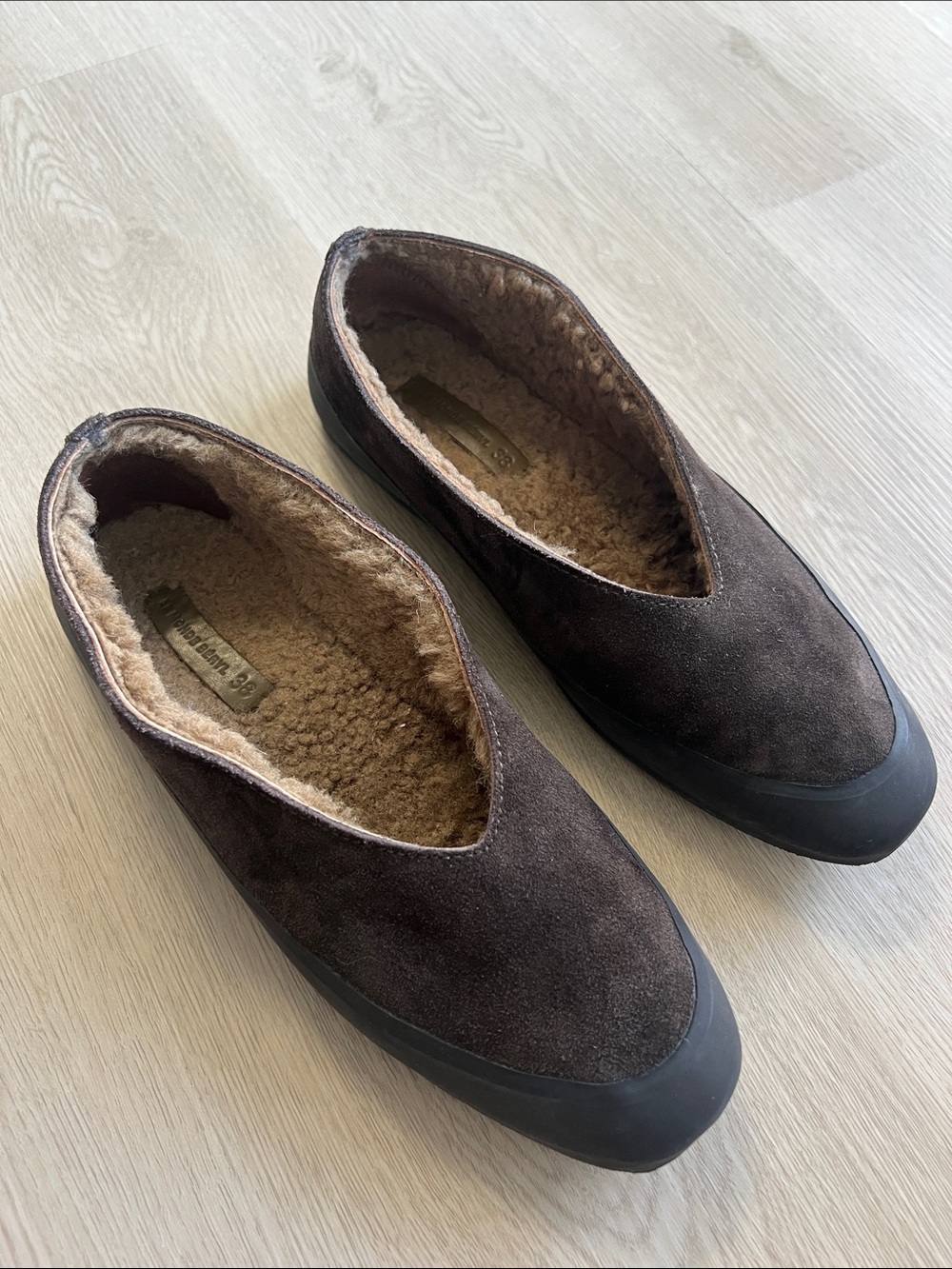 Le Monde Beryl Apres Ski Shearling Lined Suede Ballet Flats, size 38 - Picture 2 of 9
